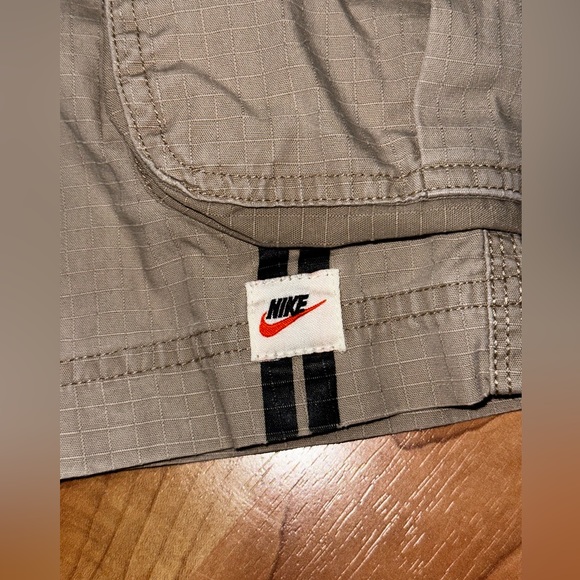 Vintage Nike Cargo Shorts - Picture 4 of 8
